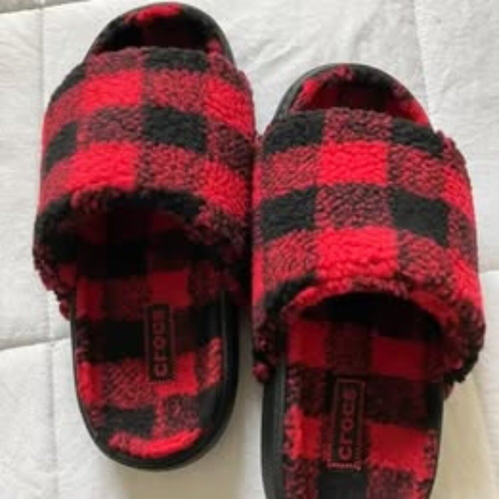 Crocs  New Shearling Lined Red/Black Plaid Slides.  (8M/10W)